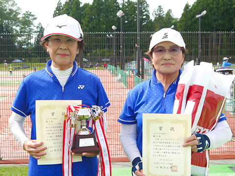 第75回岩手県秋季ソフトテニス大会 シニア70女子優勝